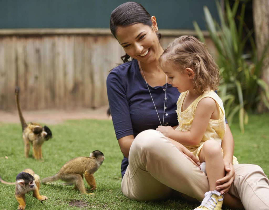 Family experience with animals at Flora & Fauna